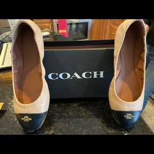 Coach ballet flats size 5 1/2. Comes with original box